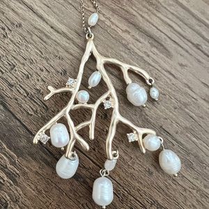 NWT, Tommy Bahama pearl necklace